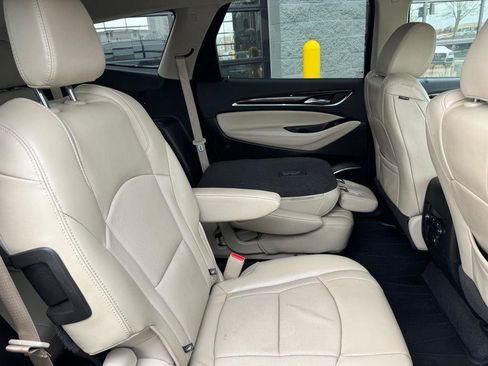 Used 2018 Buick Enclave Essence image 46