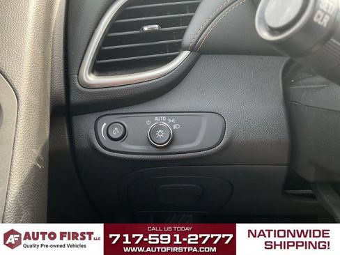 Used 2018 Chevrolet Trax LT w/ LT Convenience Package AWD/4WD image 26