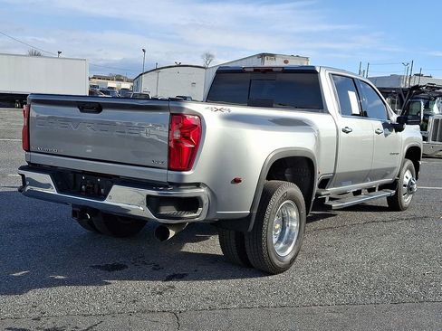 Used 2025 Chevrolet Silverado 3500 LTZ w/ LTZ Convenience Package image 7