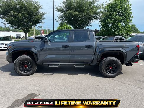 Used 2025 Toyota Tacoma TRD Pro AWD/4WD image 5
