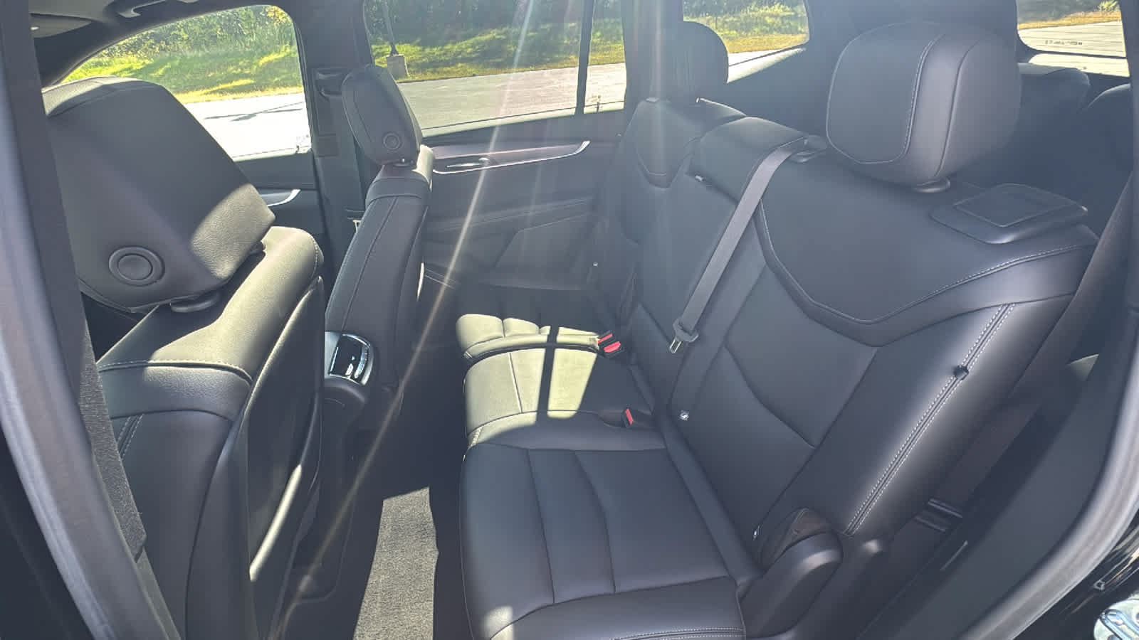 Used 2024 Cadillac XT6 Luxury w/ LPO, Floor Liner Package AWD/4WD image 30