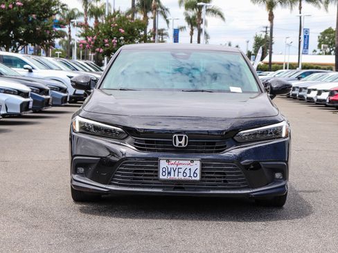 Used 2022 Honda Civic Touring image 2