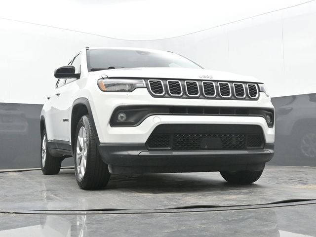 Used 2024 Jeep Compass Latitude AWD/4WD image 61