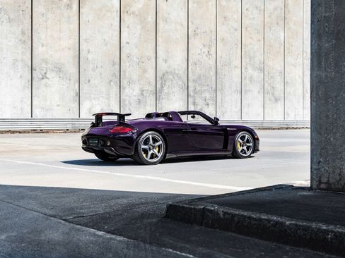 Used 2005 Porsche Carrera GT RWD image 5