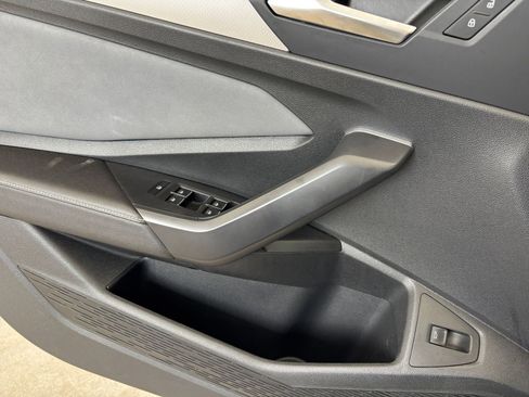 Used 2025 Volkswagen Jetta SE FWD image 18