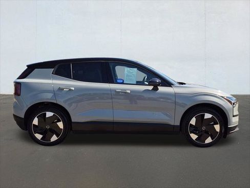 Used 2026 Volvo EX30 Plus w/ Climate Package AWD/4WD image 4