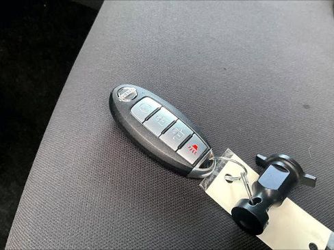 Certified 2022 Nissan Frontier SV w/ Technology Package image 13