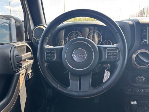 Used 2016 Jeep Wrangler Unlimited Sahara image 21