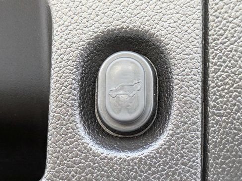 Used 2017 Chevrolet Tahoe LT RWD image 13