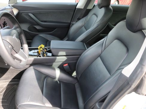 Used 2019 Tesla Model 3 image 21