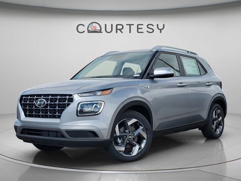 Used 2025 Hyundai Venue SEL FWD image 13