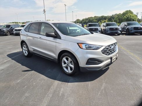Certified 2019 Ford Edge SE FWD image 1