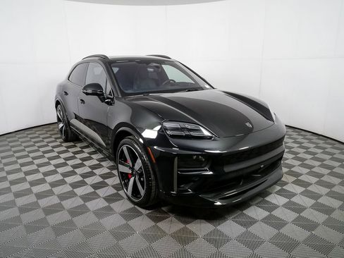 New 2026 Porsche Macan Turbo Electric image 29