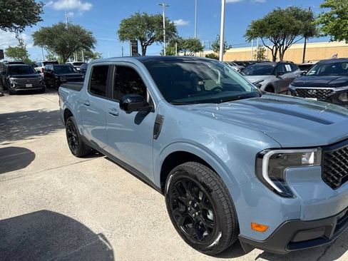 Used 2025 Ford Maverick Lariat w/ Black Appearance Package AWD/4WD image 4
