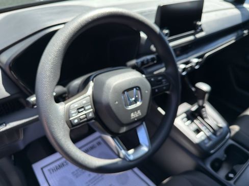 Used 2025 Honda CR-V LX image 11