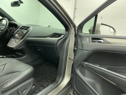 Used 2017 Lincoln MKC Premiere AWD/4WD image 29