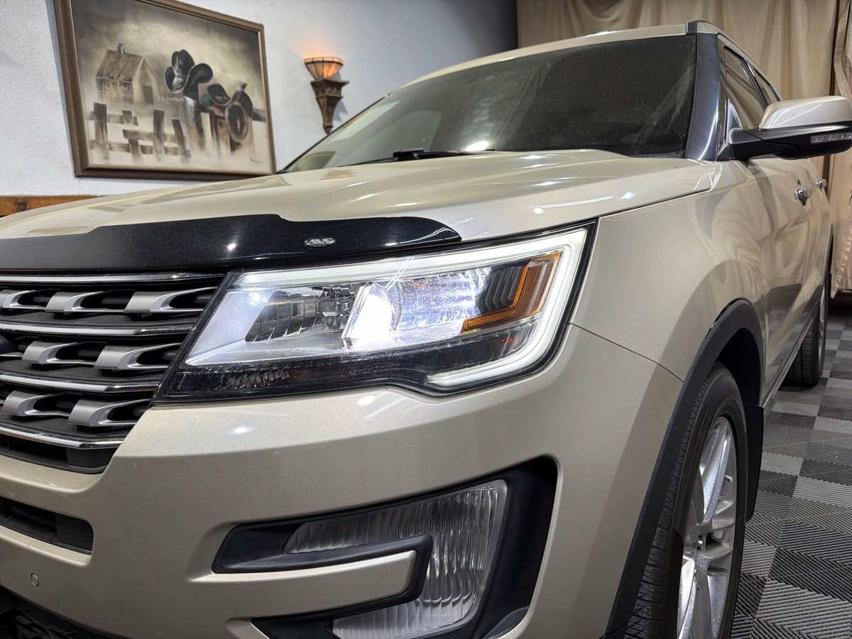 Used 2017 Ford Explorer Limited FWD image 8