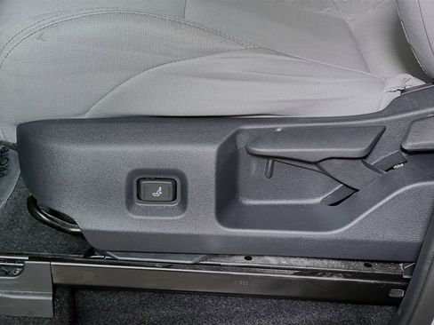 Used 2025 Toyota Tacoma SR5 image 16