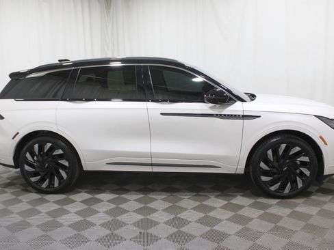 Certified 2024 Lincoln Nautilus Black Label w/ Jet Appearance Package (87T) image 29