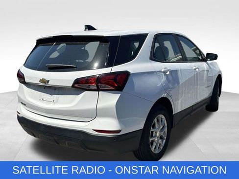 Used 2024 Chevrolet Equinox LS w/ Driver Confidence II Package FWD image 4
