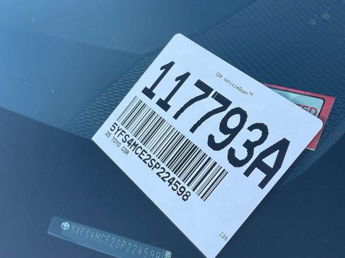 Used 2025 Toyota Corolla SE FWD image 11
