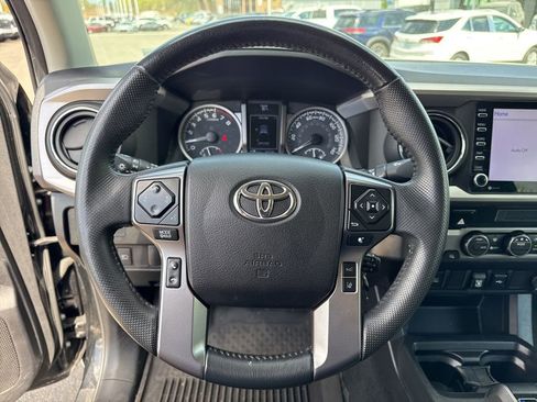 Used 2021 Toyota Tacoma SR5 AWD/4WD image 14