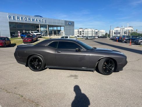 Used 2018 Dodge Challenger SXT Plus RWD image 4
