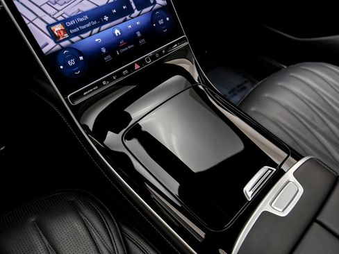 Used 2024 Mercedes-Benz S 63 AMG S w/ Carbon Fiber Exterior Package image 33