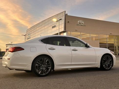 Certified 2019 INFINITI Q70 Luxe image 5