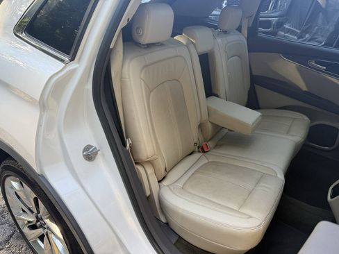 Used 2018 Lincoln MKX Reserve w/ Driver Assistance Package FWD image 39