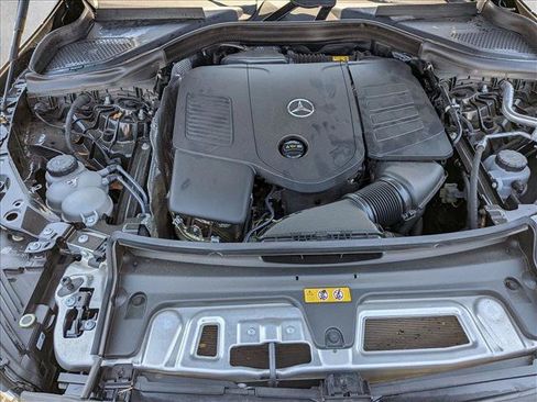 Used 2024 Mercedes-Benz GLC 300 4MATIC image 16