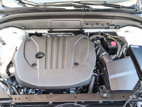 Used 2024 Volvo XC60 B5 Core AWD/4WD image 30