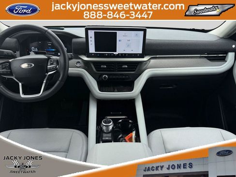 Certified 2025 Ford Explorer Platinum w/ Ultimate Package AWD/4WD image 14