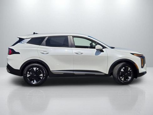 Used 2026 Kia Sportage LX FWD image 3