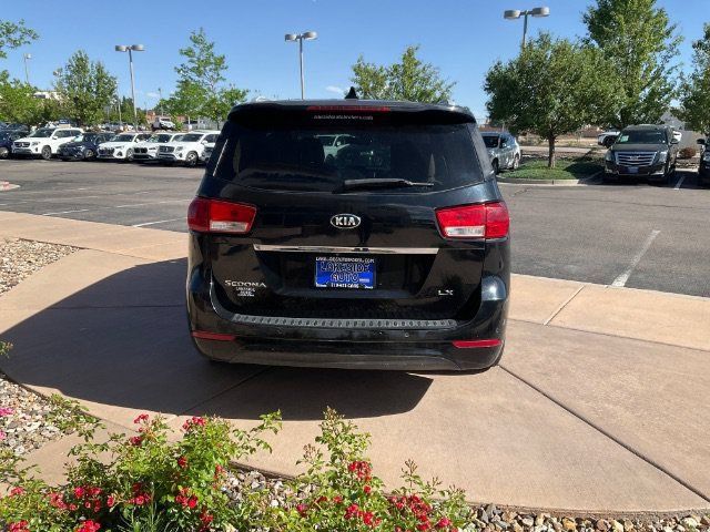 Used 2015 Kia Sedona LX w/ LX Convenience Package FWD image 4