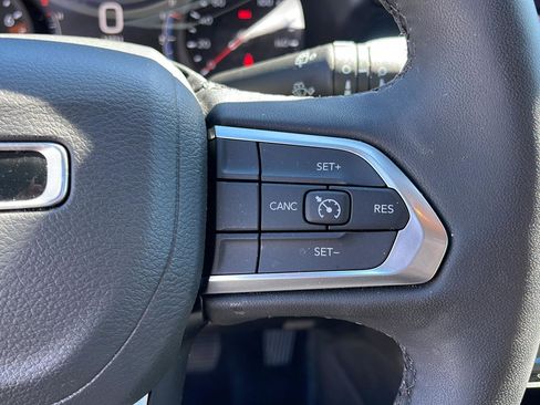 Used 2025 Jeep Compass Latitude w/ Altitude Special Edition image 16