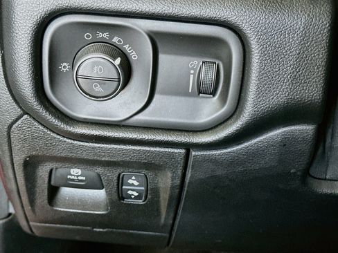 Used 2020 RAM 1500 Big Horn RWD image 16