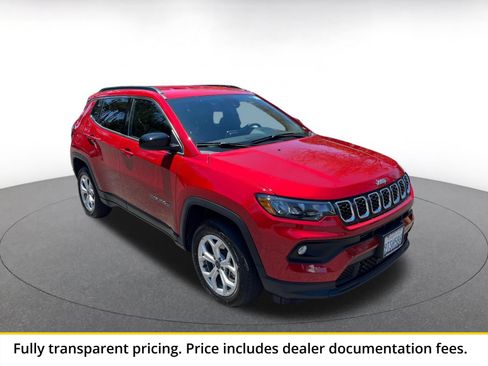 Used 2025 Jeep Compass Latitude AWD/4WD image 1
