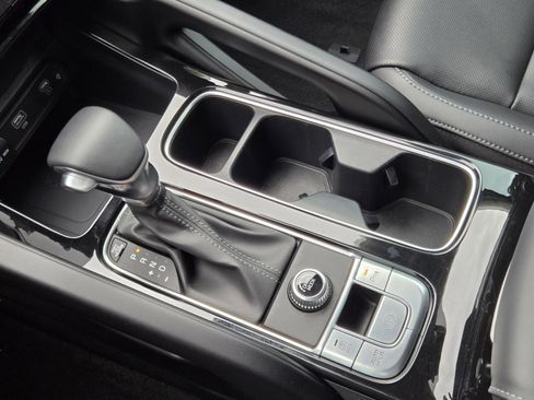 Used 2024 Kia Telluride S w/ S Sunroof Package FWD image 16