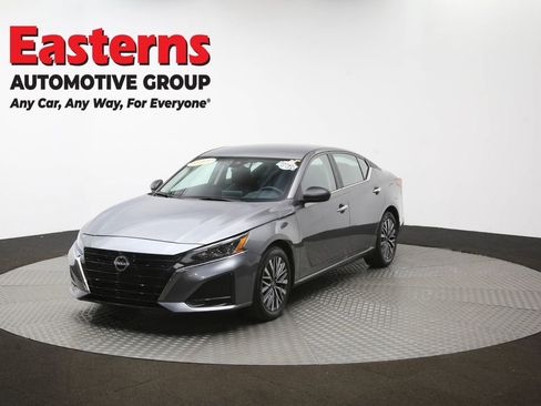 Used 2025 Nissan Altima 2.5 SV image 56