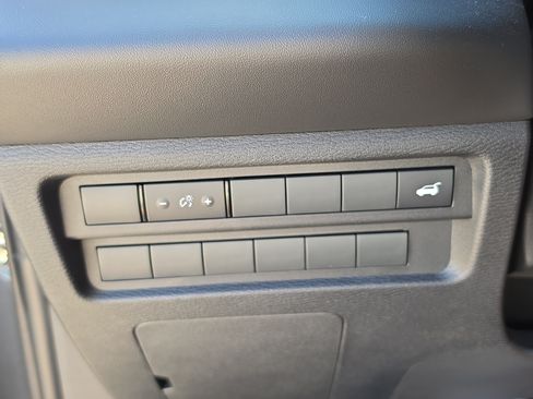 Used 2025 Mitsubishi Outlander SE FWD image 28