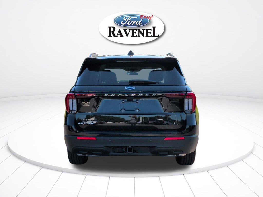 New 2026 Ford Explorer Active RWD image 5