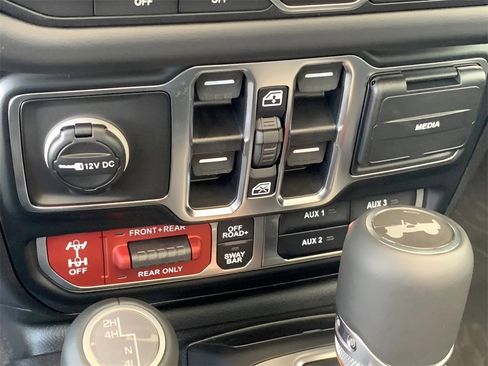 New 2025 Jeep Wrangler Rubicon image 38