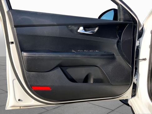 Used 2021 Kia Forte GT-Line FWD image 22