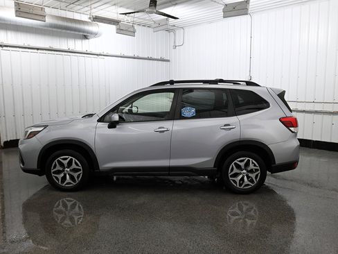 Used 2021 Subaru Forester Premium image 27