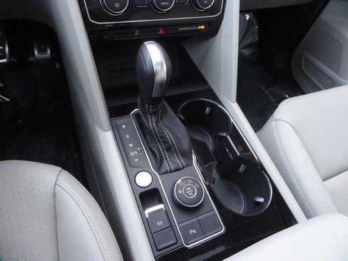 Used 2021 Volkswagen Atlas SEL R-Line image 15