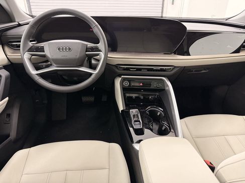 Used 2025 Audi Q5 Premium w/ Convenience Package AWD/4WD image 4
