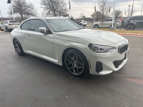 Used 2024 BMW 230i Coupe w/ Premium Package image 4