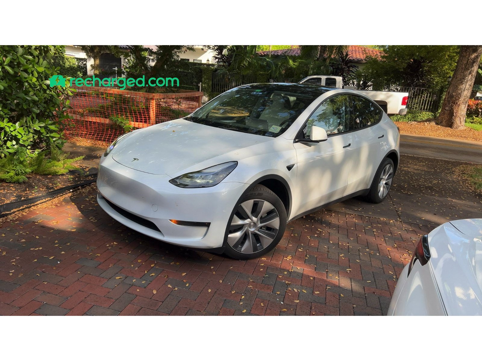 Used 2023 Tesla Model Y Long Range AWD/4WD image 1