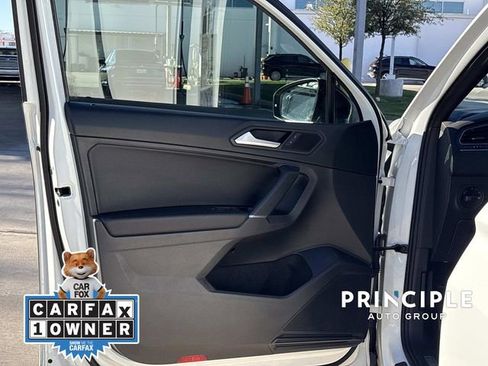 Used 2020 Volkswagen Tiguan SE R-Line image 11